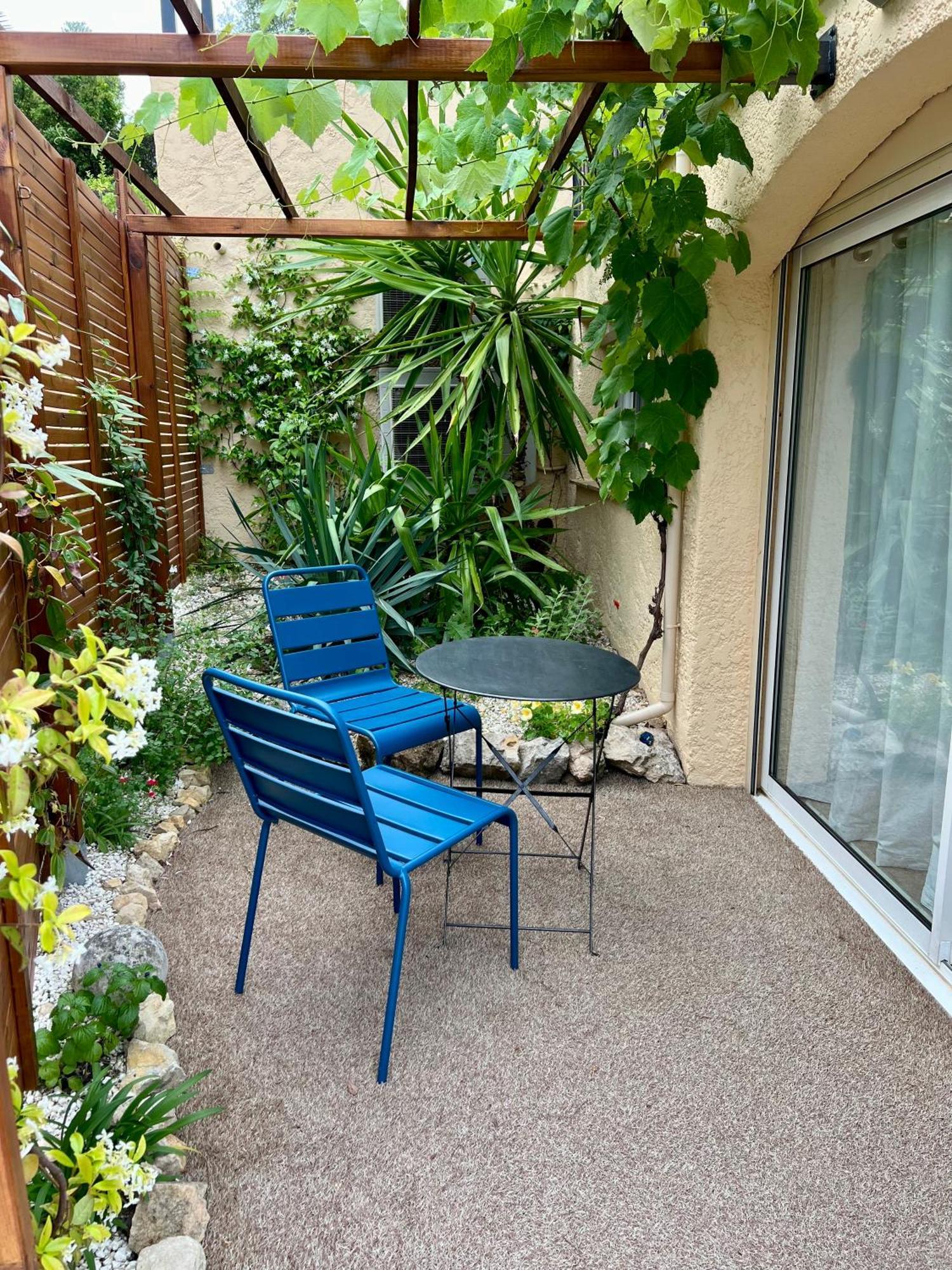 With Private Car Park And Air Con Apartment *